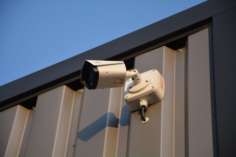 Videokameras und Videoüberwachungen zur Kontrolle von Lagern, Baustellen und gefährdeten Einrichtungen